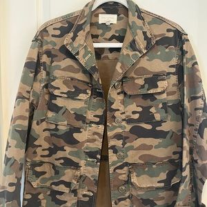 Camo jacket. Great condition. Worn a few times.